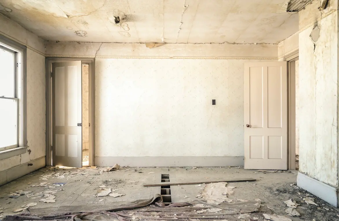 Waste disposal crew managing a cleanout project in Arthurtown